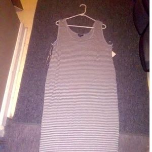 ( Plus Size ) Ribbed-Striped Bodycon Dress